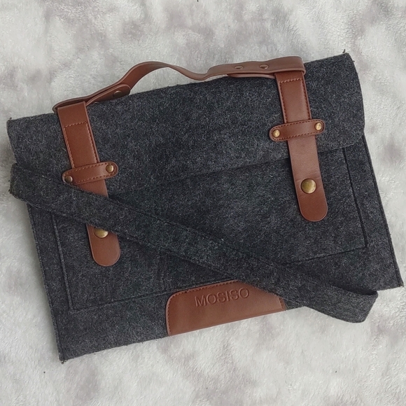 Other - 🦄 grey mosiso messenger tech bag